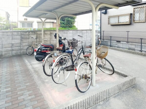 川西能勢口駅 徒歩8分 1階の物件外観写真